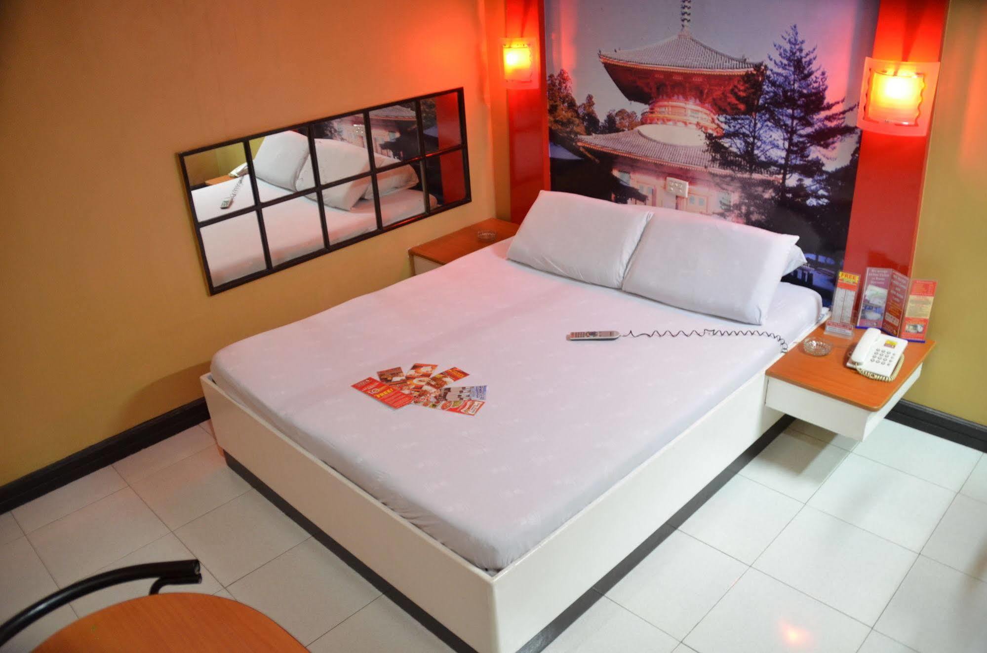 Hotel Sogo Edsa Caloocan Exterior photo