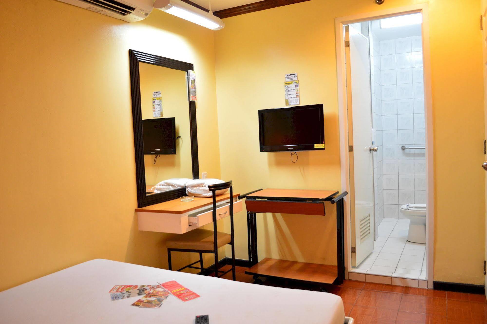 Hotel Sogo Edsa Caloocan Exterior photo