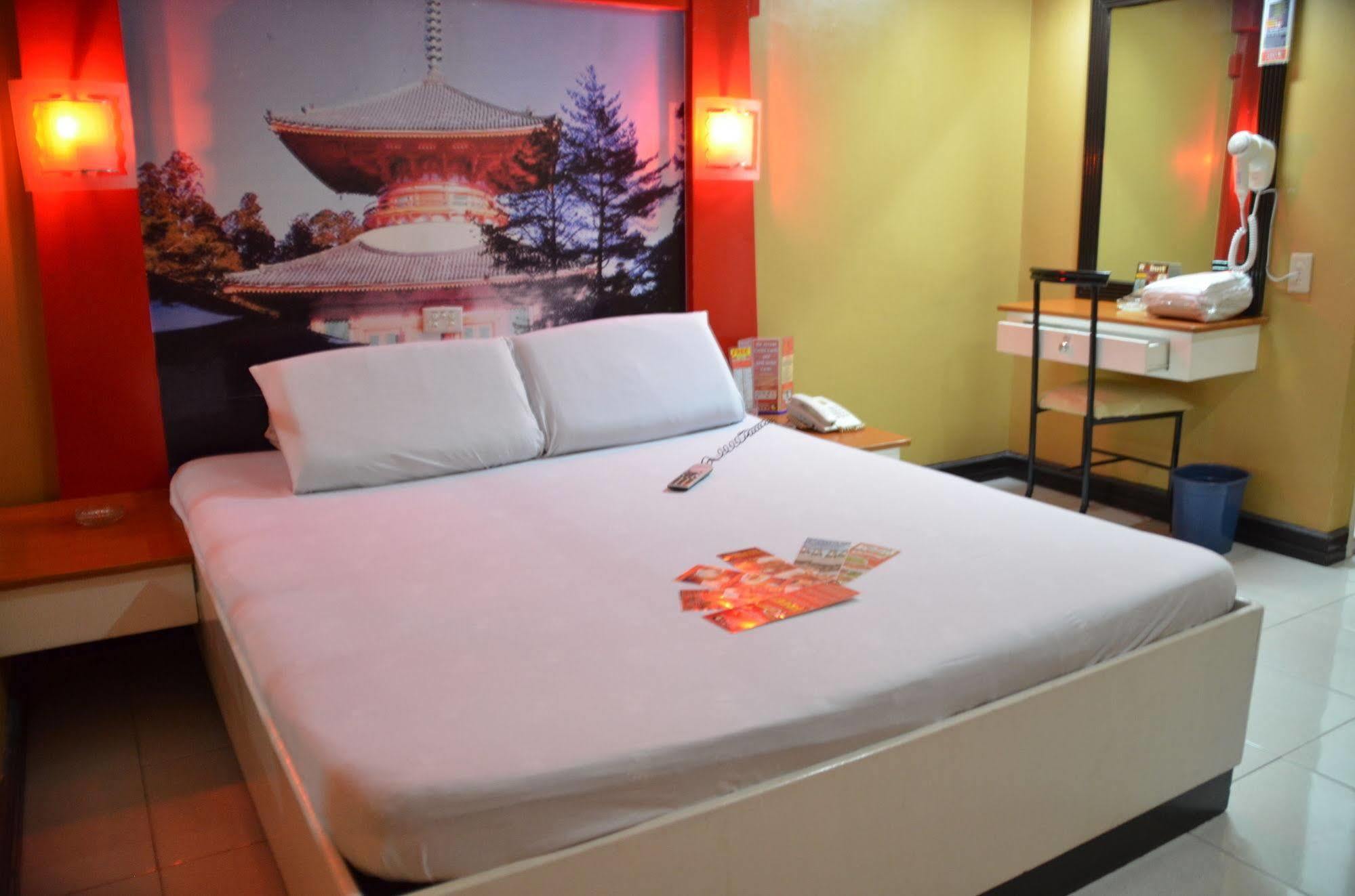 Hotel Sogo Edsa Caloocan Exterior photo