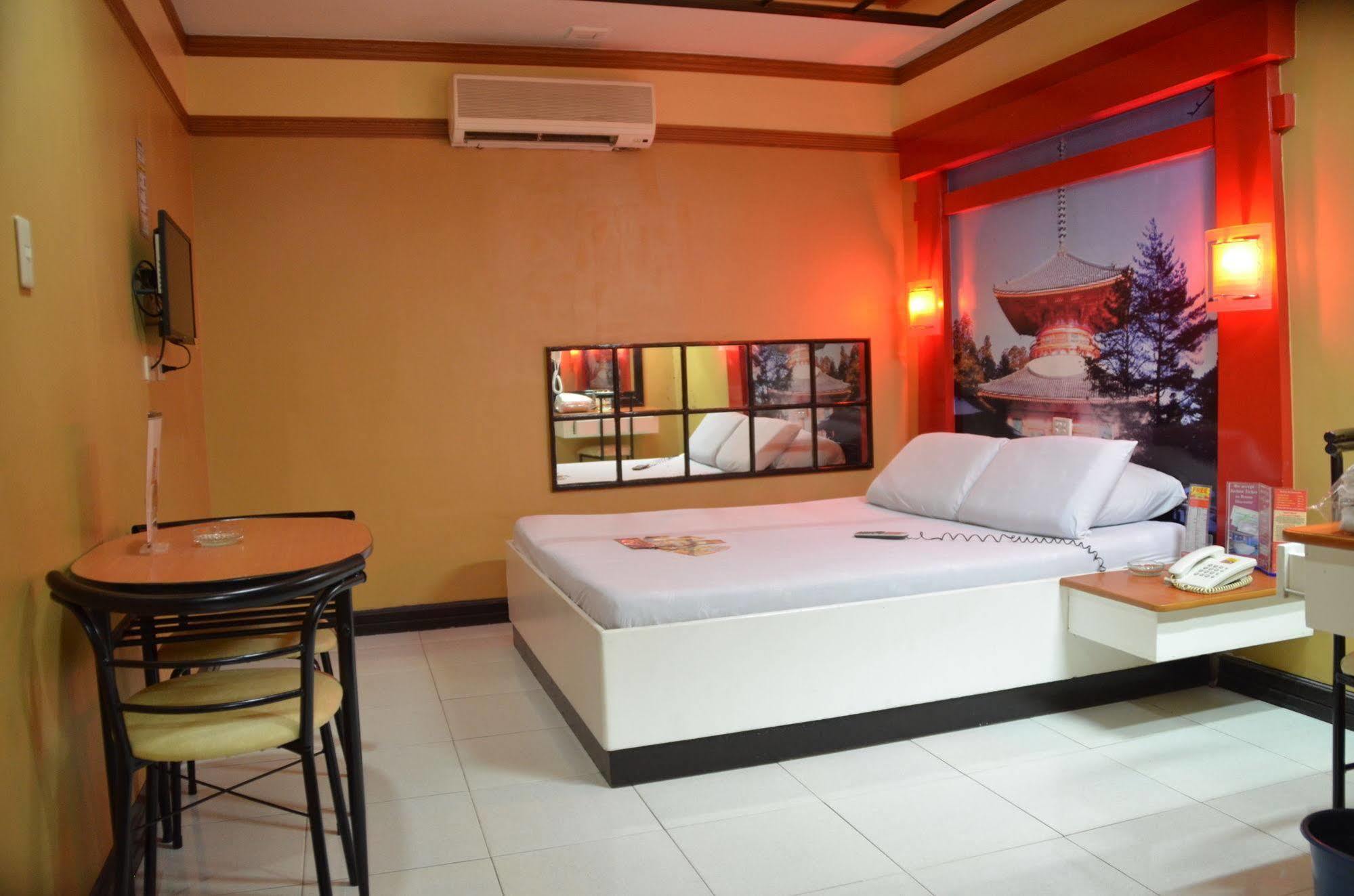 Hotel Sogo Edsa Caloocan Exterior photo